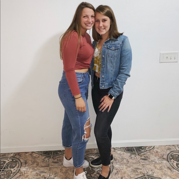 Meet your Posher, Celine - Picture 2 of 2